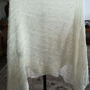 Elegant Cream Knit Shawl with Sequins Like New Perf Cond Sequin Detail Soft Comf